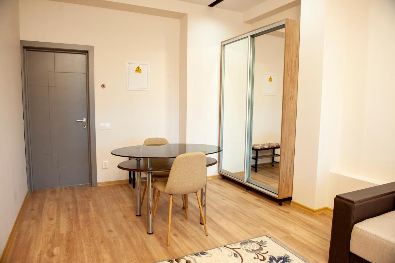 Lotus Hotel Кишинів Екстер'єр фото