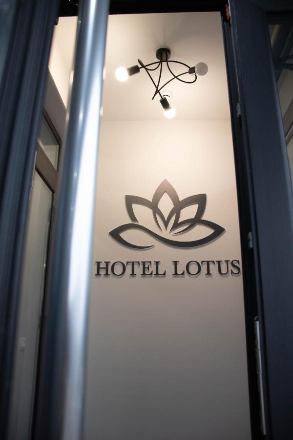 Lotus Hotel Кишинів Екстер'єр фото