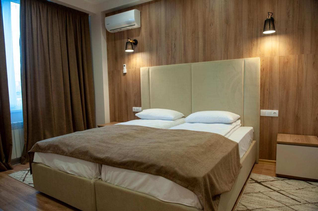 Lotus Hotel Кишинів Екстер'єр фото